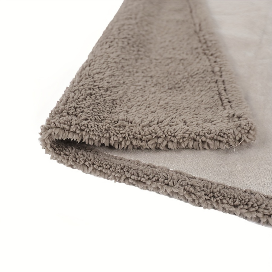 Cat And Dog Polyester Velvet Blanket, Dual-sided For Covering And Sleeping, Machine Washable Pet Blanket