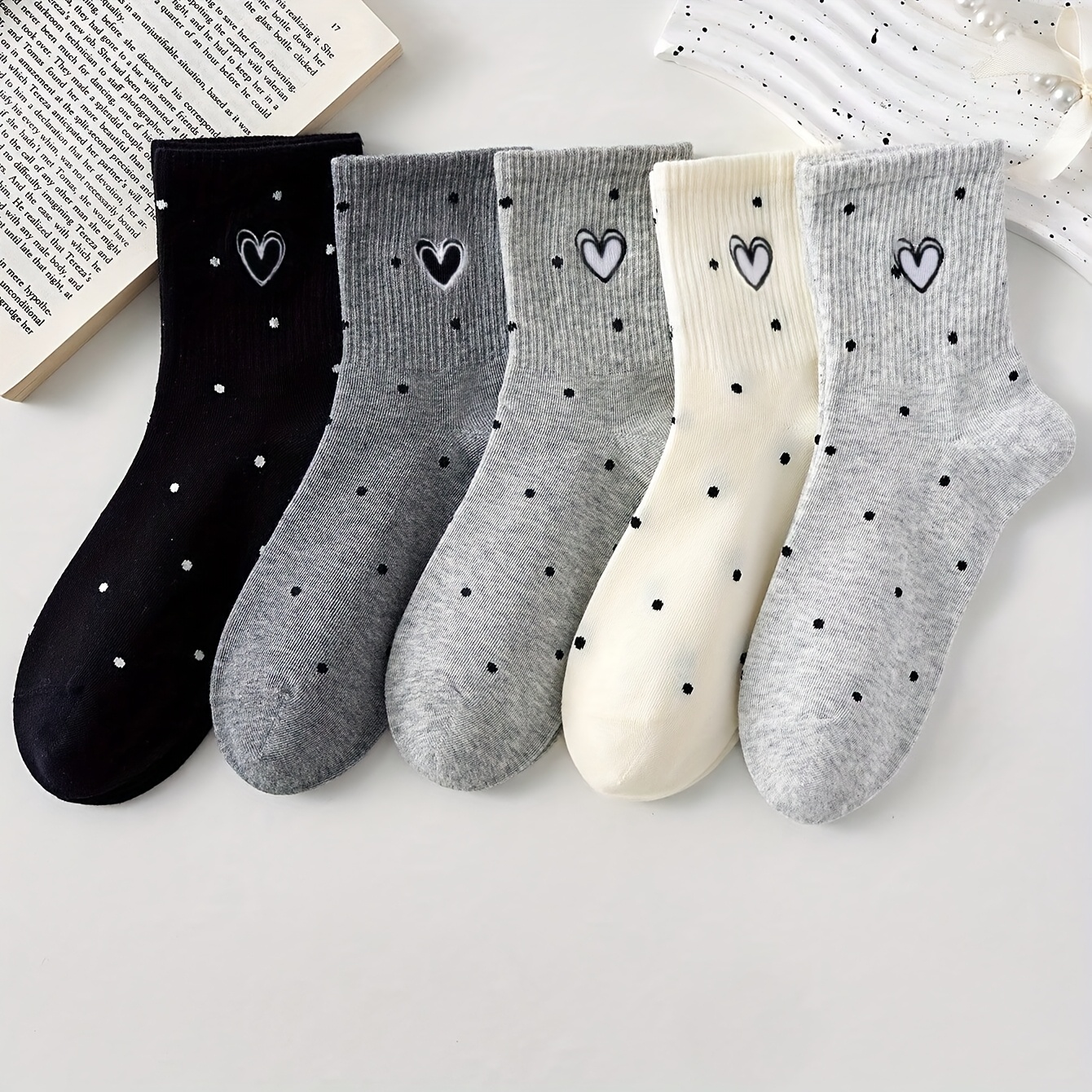 5-pack Women's Casual Versatile Heart Pattern Mid-calf Socks