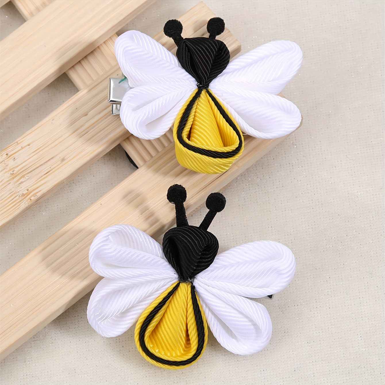 Image of 2pcs Cute Bee Bow Hair Clips For Women - Fabric Animal Hair Accessories With Black & Yellow Striped , Perfect For Spring Outdoor Events, Birthday Party Favors, And , Bee Decor