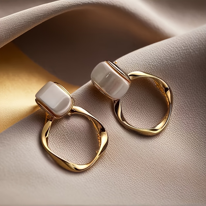 E-shop 1 Paar elegante geometrische Metallkreis-Ohrhänger, modische Accessoires, geeignet für Damen-Tagesgesellschaften, schicke Schmuckgeschenke