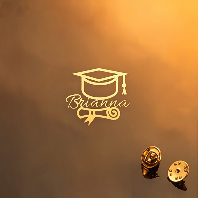 TEMU Broche personnalisée sur mesure - 1pc broche avec nom personnalisé de diplômé, broche papillon bouton style académique mode pour homme et femme,