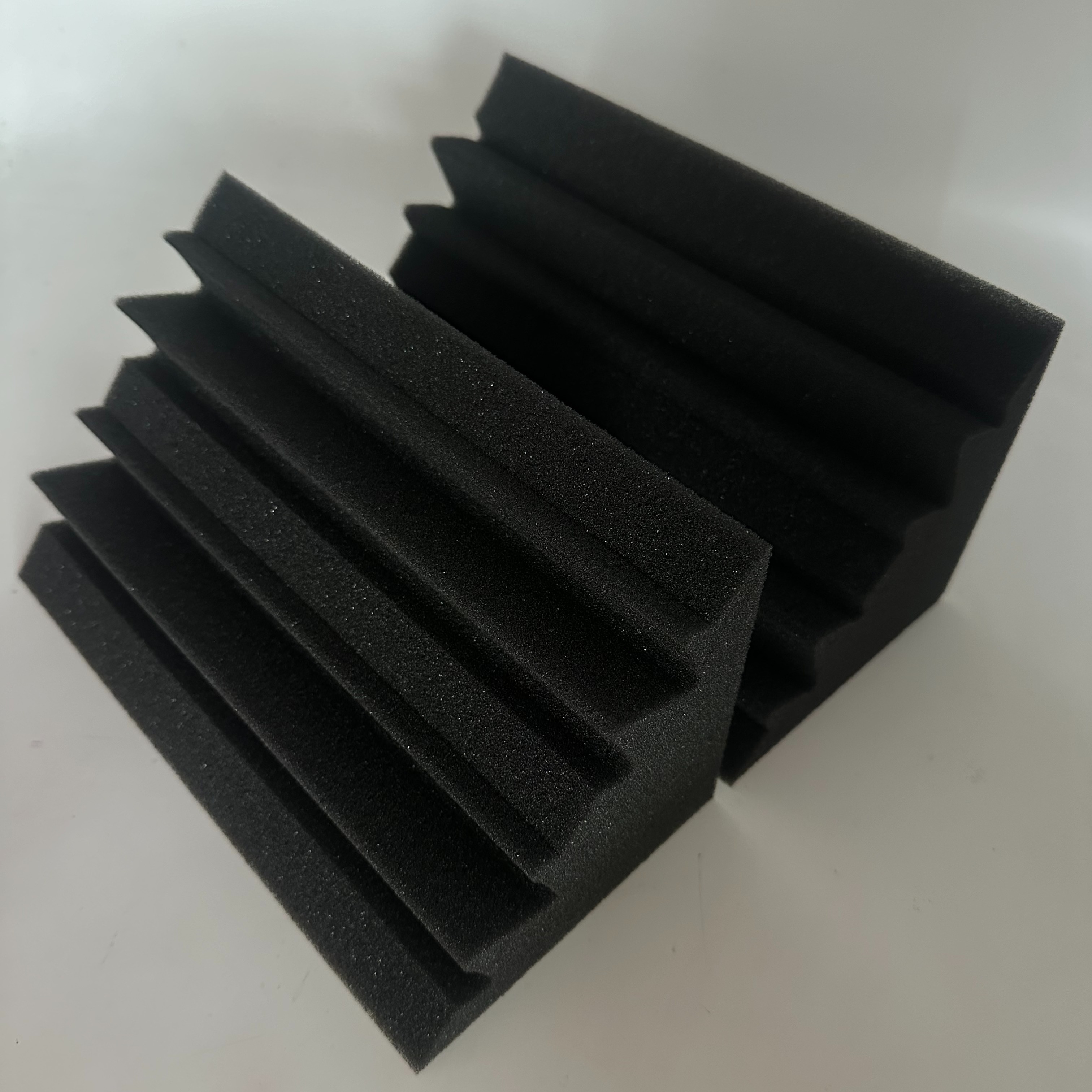 TEMU 16pcs 4.6 X 4..4 Inches (. 11.7 X 11.7 .9 Cm) Soundproof Foam Black Low-frequency Trap Sound Insulation Foam, Applicable To Corner