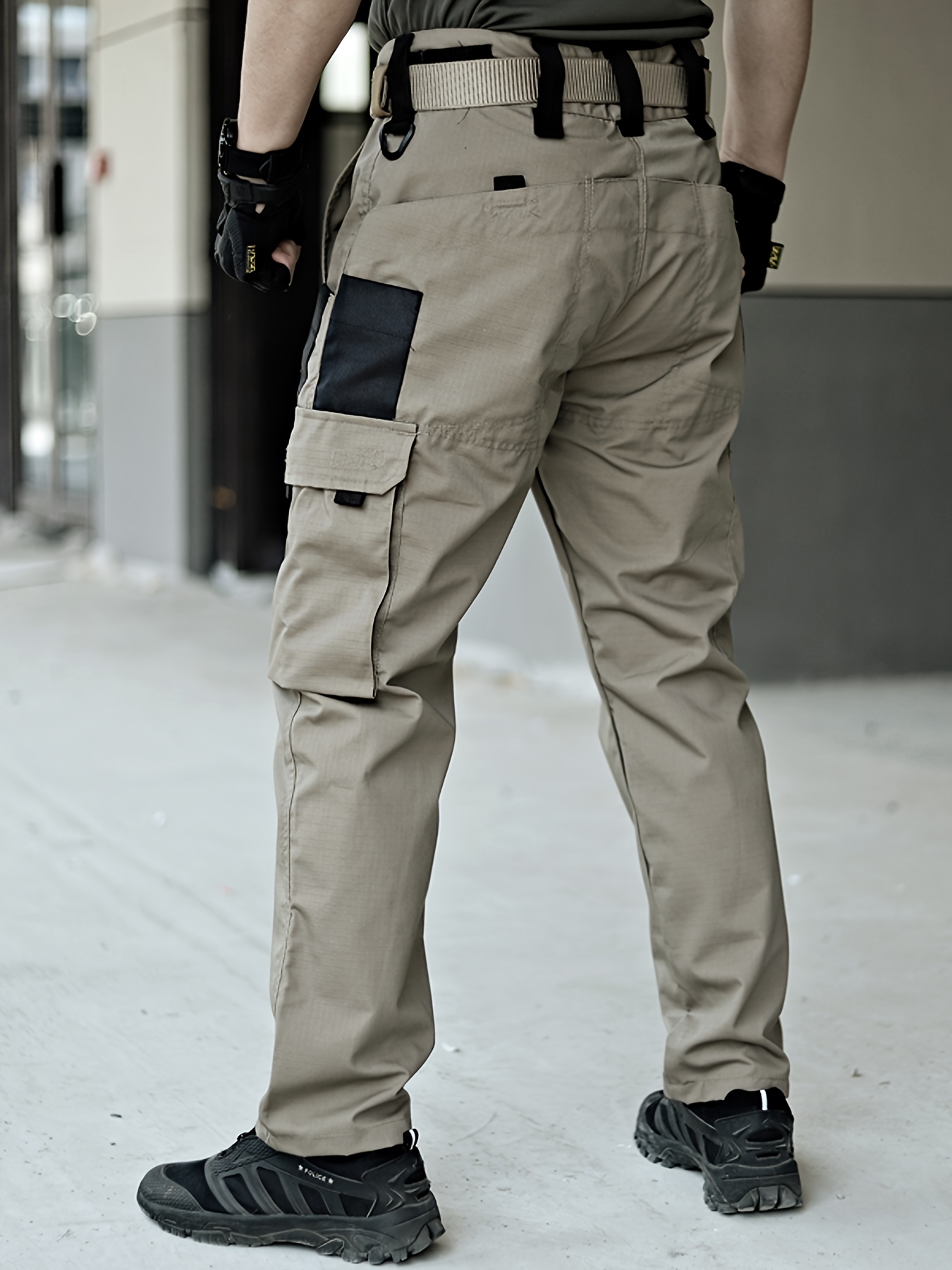 Taktische Herrenhose — Taschendetail