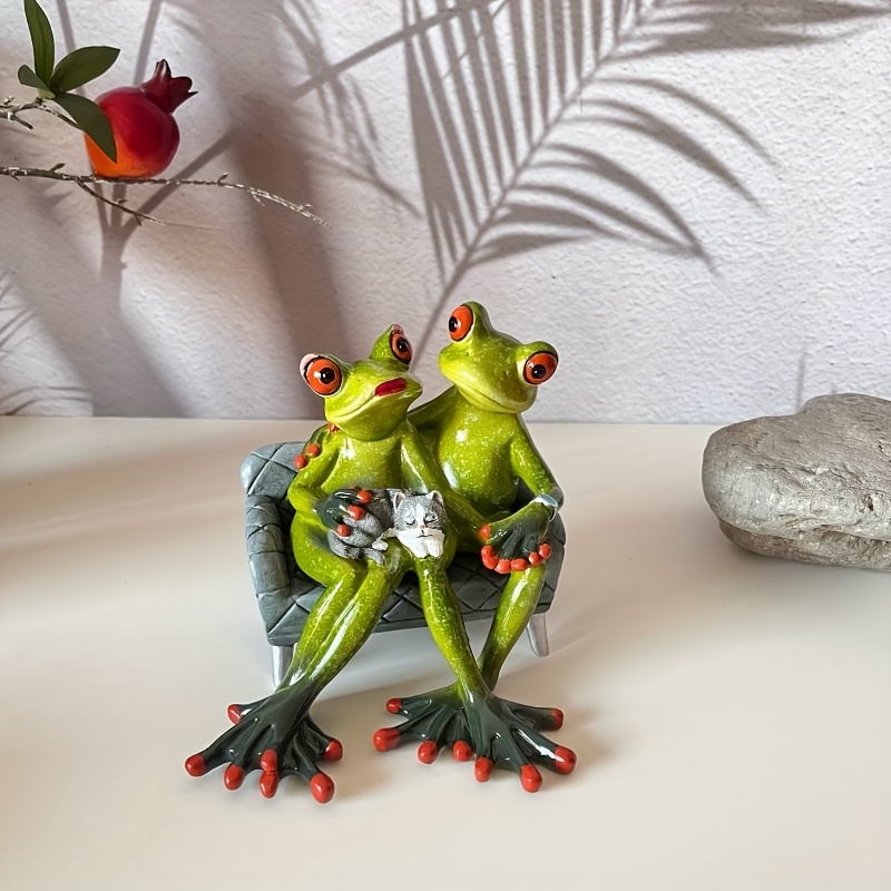 1pc Resin Craft Ornament Couple Sofa Cat Frog, Cute Animal Green Courtyard Pastoral Style, Decorating Desktop Atmosphere, Tv Cabinet Entrance Door, Wine Cabinet, Statue, Birthday And Holiday Gift
