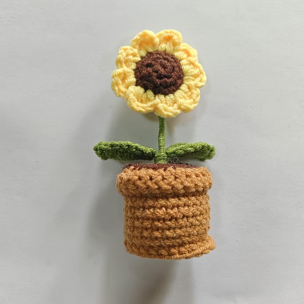 TEMU 1pc Valentine's Day Gift Heart-shaped Potted Plant, Handmade Woven Artificial Flower Decoration, Small Decorative Item For Home Decor
