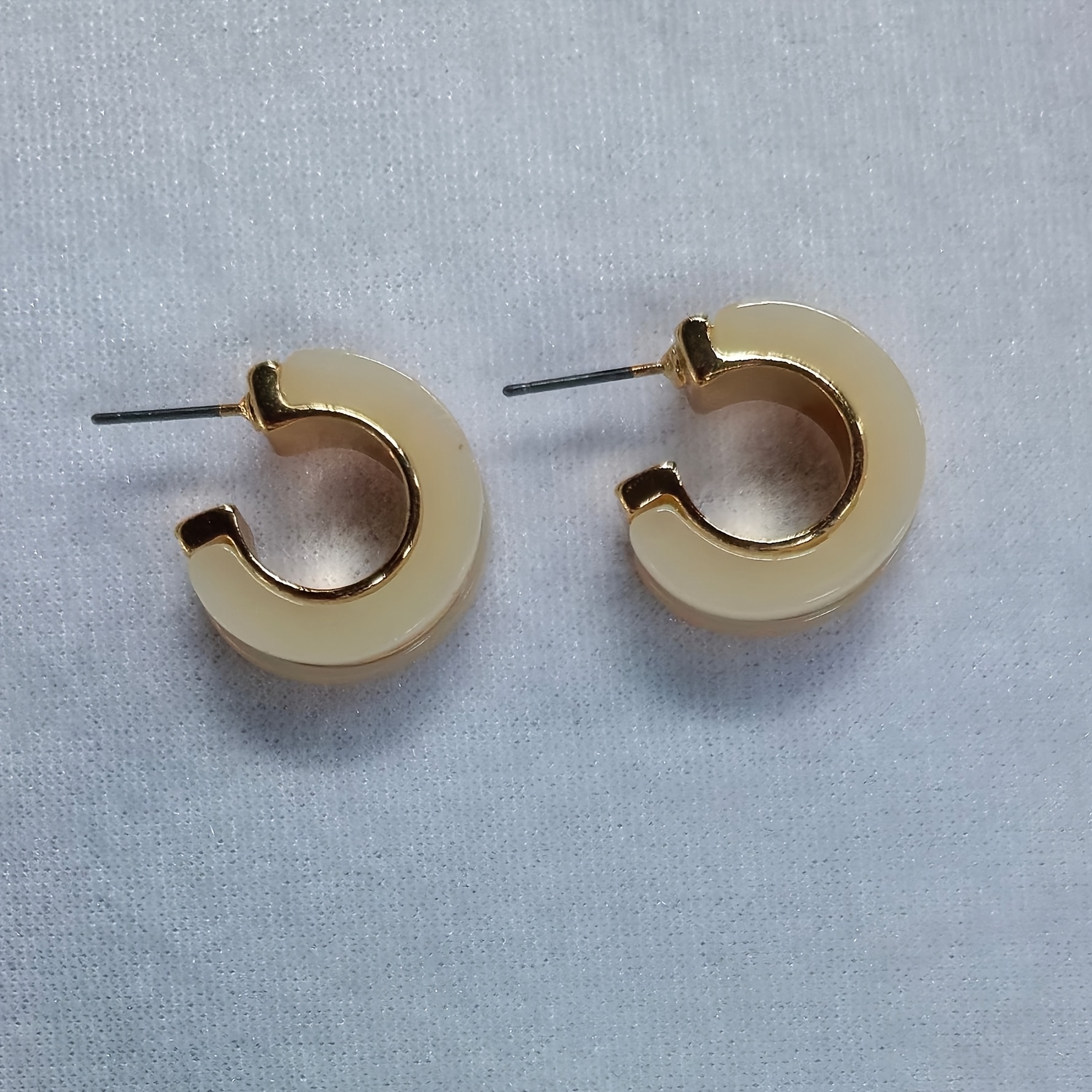 Women's Exquisite C-Shaped Earrings with Patterned Design