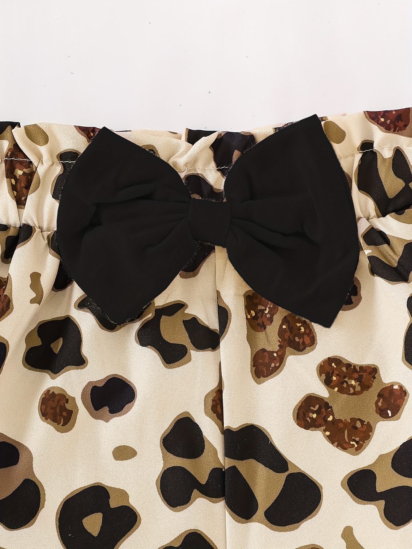 Girls' Fashion Summer Shorts Set with Leopard Print Irregular Collar and Ruffle Design Top, Perfect for Outdoor