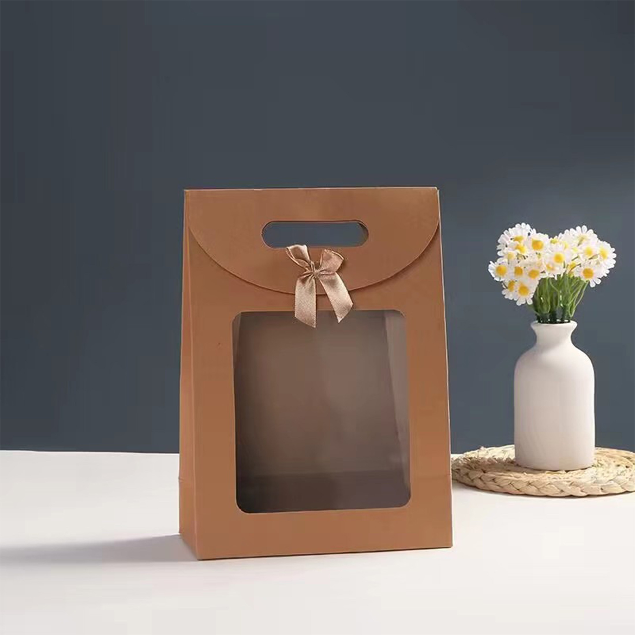 

12pcs, Small-sized Gift Bags Made Of Cowhide Paper With Flip Cover And Transparent Window, Suitable For Birthdays, Weddings, And Parties
