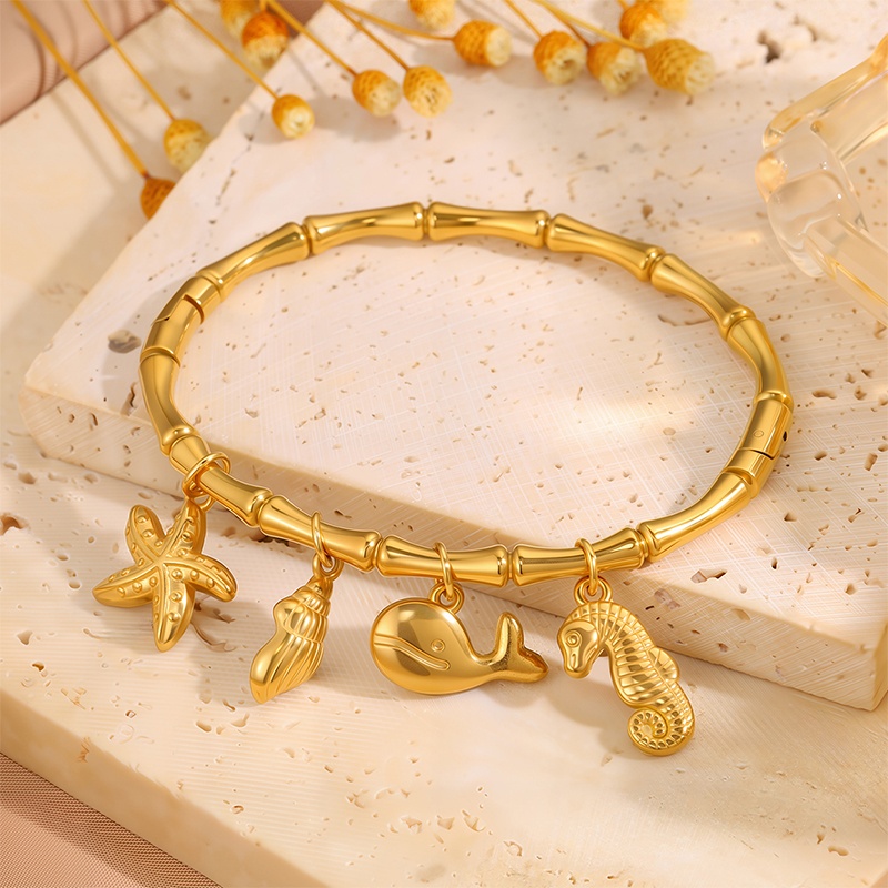 Exquisite Lightly Luxurious Stainless Steel Bracelet