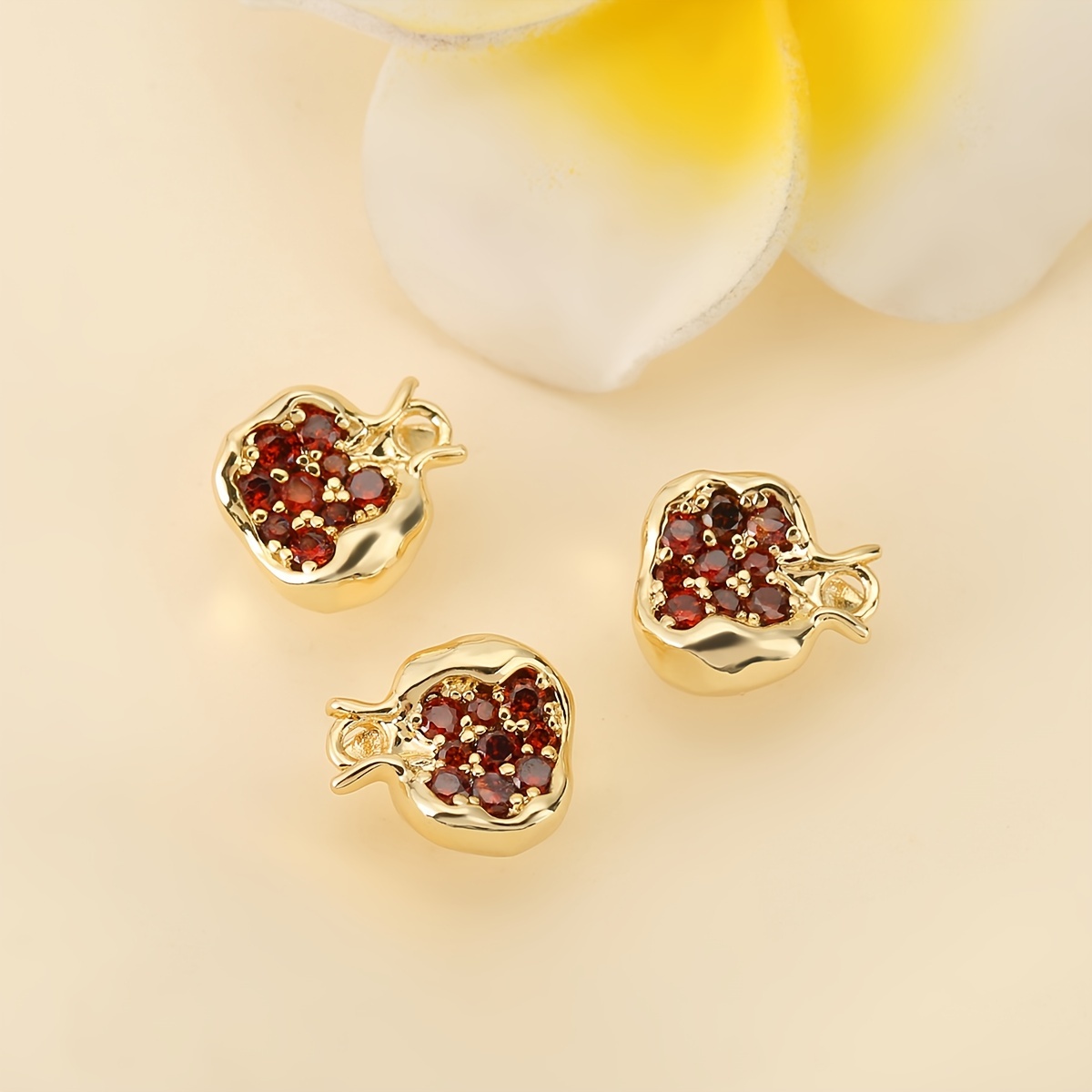 Image of 3pcs, Europe And The United States Ins Temperament Simple Personality Geometric Pomegranate Copper-plated Pendant Diy Jewellery Accessories Necklace