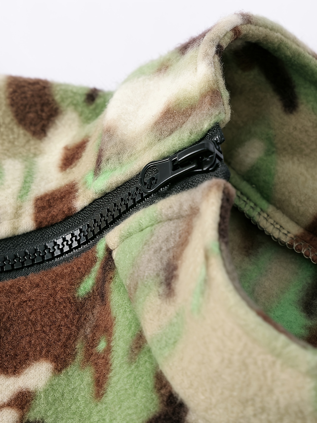 Men's Tactical Outdoor Camo Fleece Jacket - Windproof Thermal Insulation, Mid-Stretch Fleece, Stand Collar & Full-Zip Closure for Hiking, Camping, Spring/Fall Seasons, Camping Apparel, Rugged Design, Camouflage Pattern, Windproof Fabric