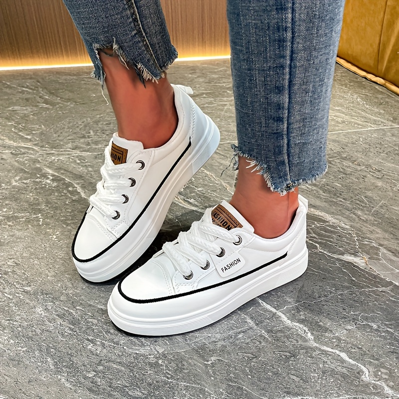 Stay Comfy & Stylish All Year: Women\'s Lightweight, Lace-Up, Round Toe Sneakers Perfect for Daily Wear