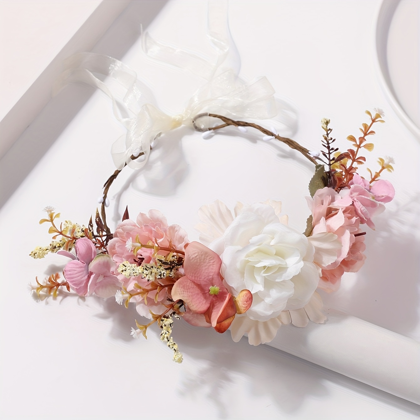 E-shop 1 Haarschmuck mit künstlichen Blumen im Boho-Stil, Brautkranz-Kopfschmuck im europäischen amerikanischen Waldstil, kombiniert mit Brautkleid