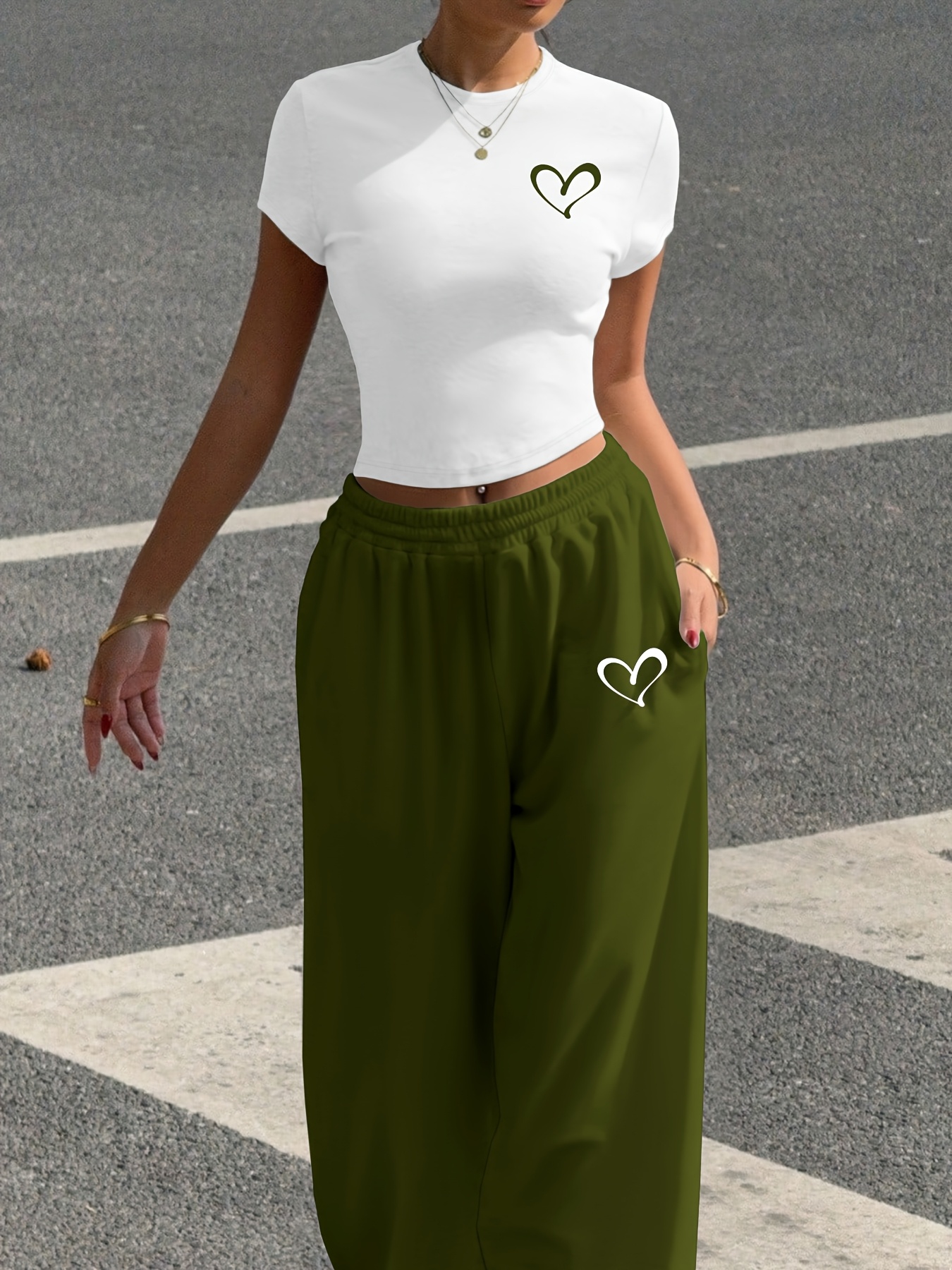 A Stylish Two-Piece Set for All Seasons, Featuring a Heart Print Casual Outfit, Consisting of a Fitted White Short T-Shirt And Tapered Jogger Pants, Machine Washable, Perfect for Street Fashion And Vibes
