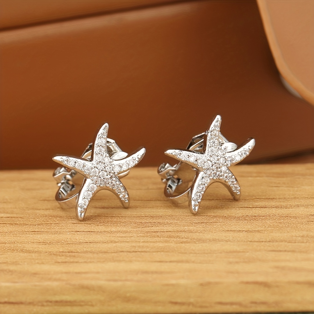 Image of 1 Pair, European And - Copper With Synthetic Zirconia Inlay - Star-shaped Metallic Texture - Unisex Stylish Stud Earrings, Suitable For Daily Wear, Parties, Weddings, And As Holiday Gifts