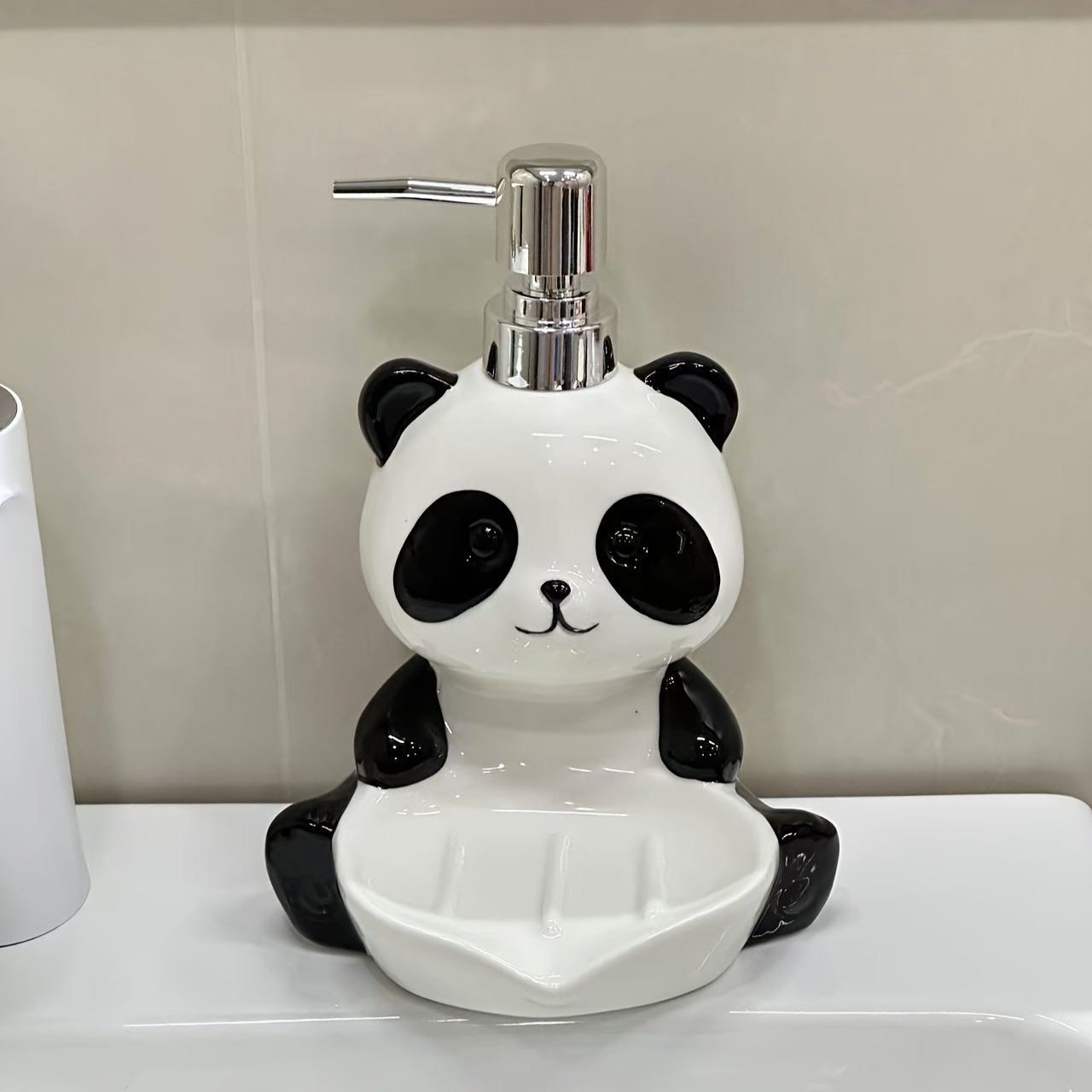 A Creative Cute Panda Dual-effect Ceramic Emulsion Dispensing Bottle 2-in-1 Soap Box, Hand Soap, Shower Gel, Shampoo, Kitchen Detergent , Suitable For Bathroom, Kitchen, Bedroom