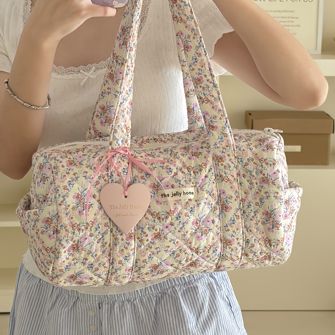 Floral Cylindrical Women's Handheld Bag, Stylish Portable Floral Hand Bag For Daily , And Travel, Equipped With Bag Charm