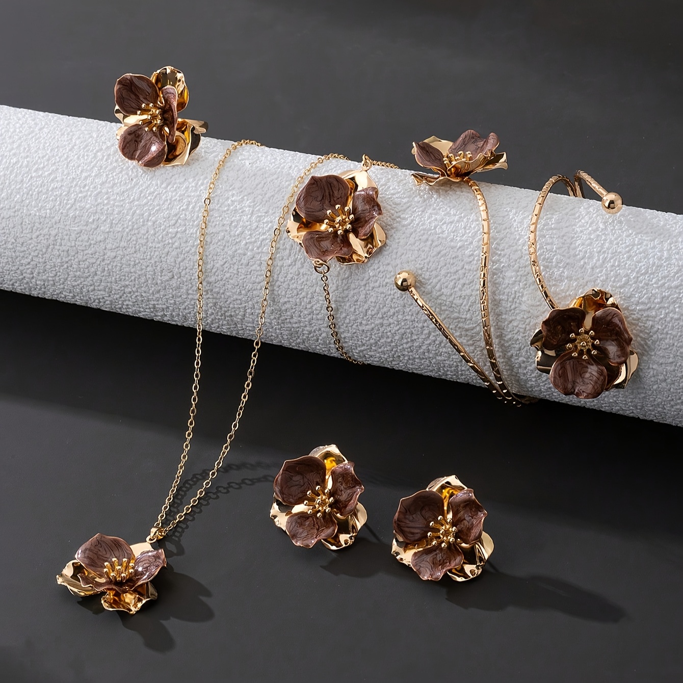 5pcs Jewelry Set, 1 Romantic And Gentle Hand-made Oil- Gradient Pink Double-layer Irregular Three-petal Flower Pendant Necklace + 1 Pair Of Earrings + 1 Ring + 1 Bracelet + 1 Bracelet Set