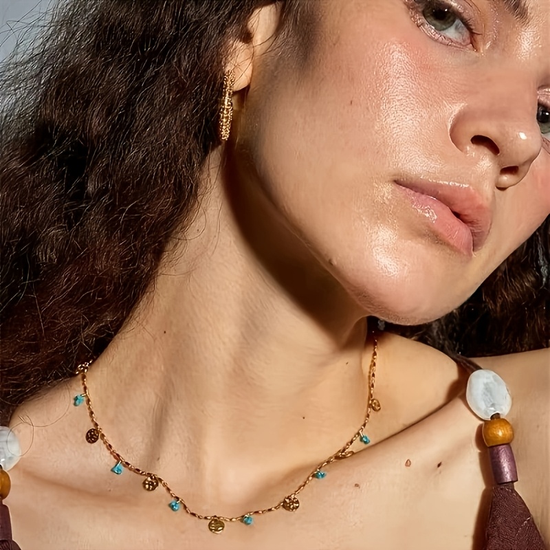 Vacation Collection Green Turquoise Flower Embossed Necklace