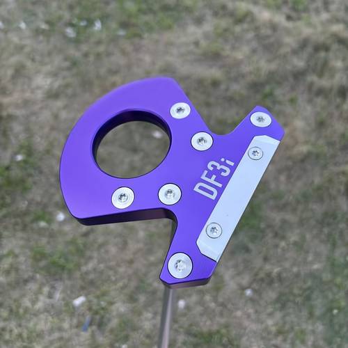 a df3 putter in 34 inch and 35 inch sizes features a design for a stable preventing misalignment it has a durable alloy head and a comfortable grip to enhance putting