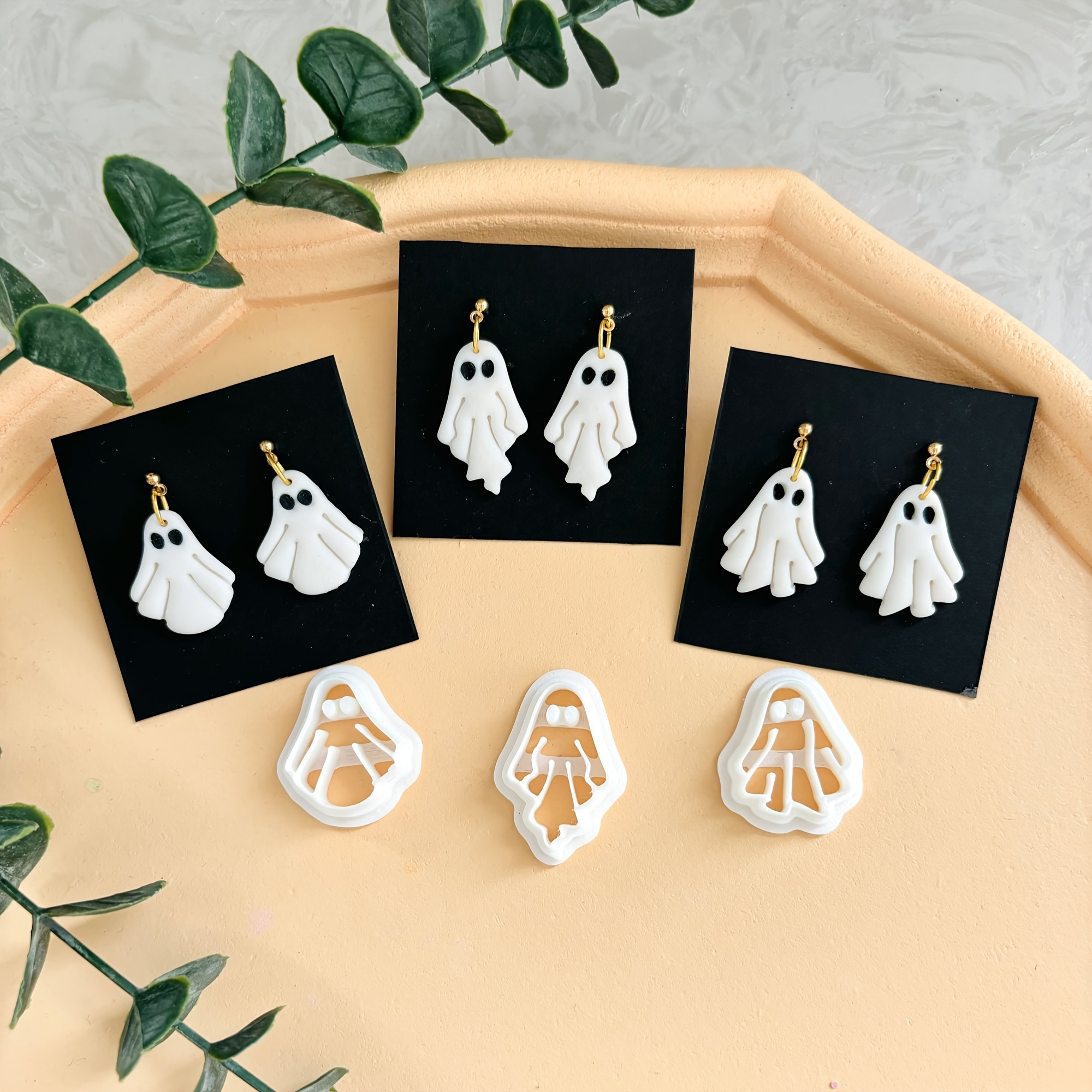 

Halloween Ghost Earring Cutting Dies Set Of 3, Polyresin Clay Cutter Molds For Jewelry Making, Autumn Clay Earring Cutters, Polymer Clay Craft Tools With Halloween Theme - No Power Required
