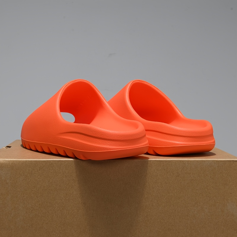 Men'S Summer Slippers for Indoor And Outdoor Use, Featuring Non-Slip Soft Soles, Perfect for Couples.