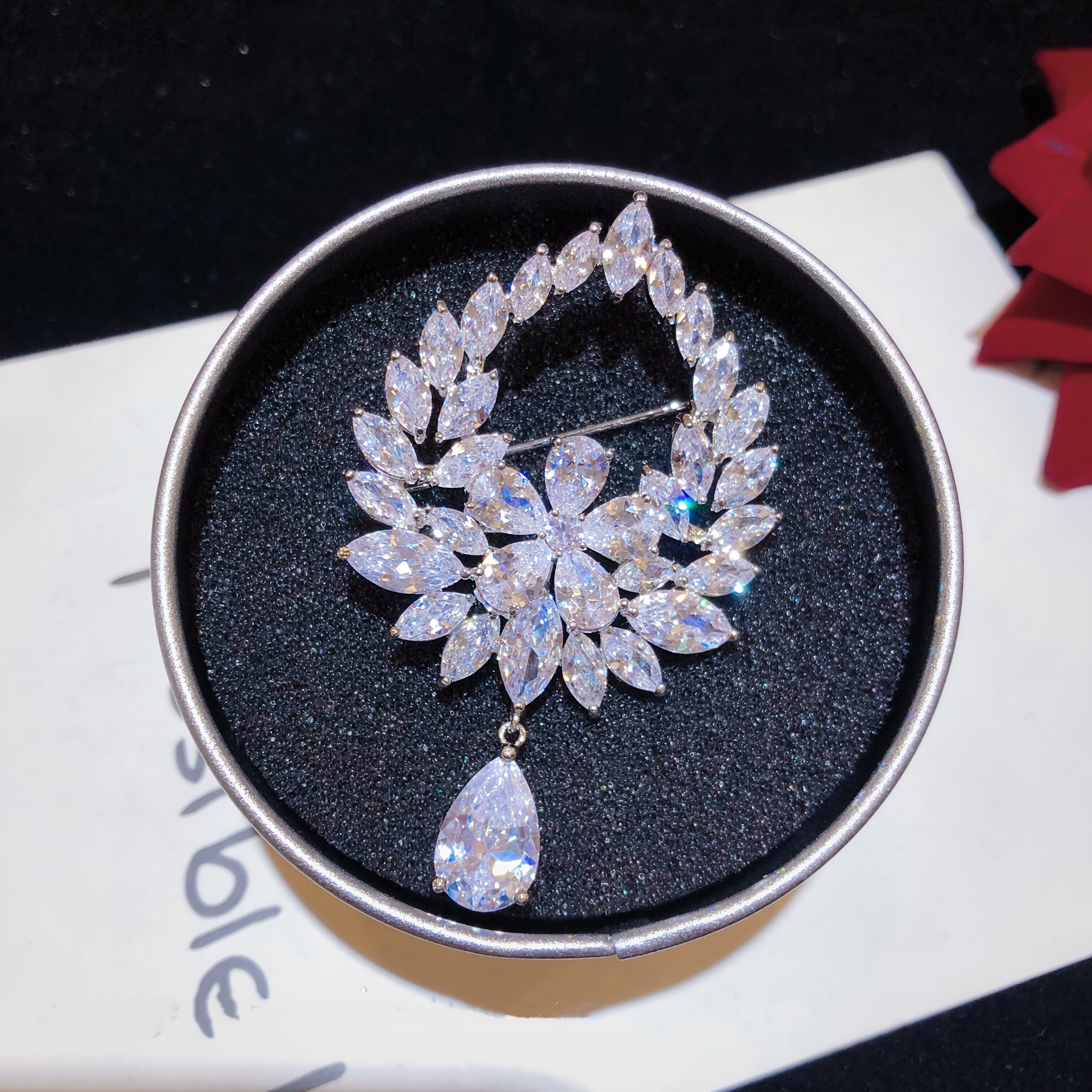 TEMU Flower Pendant Brooches For Women Men