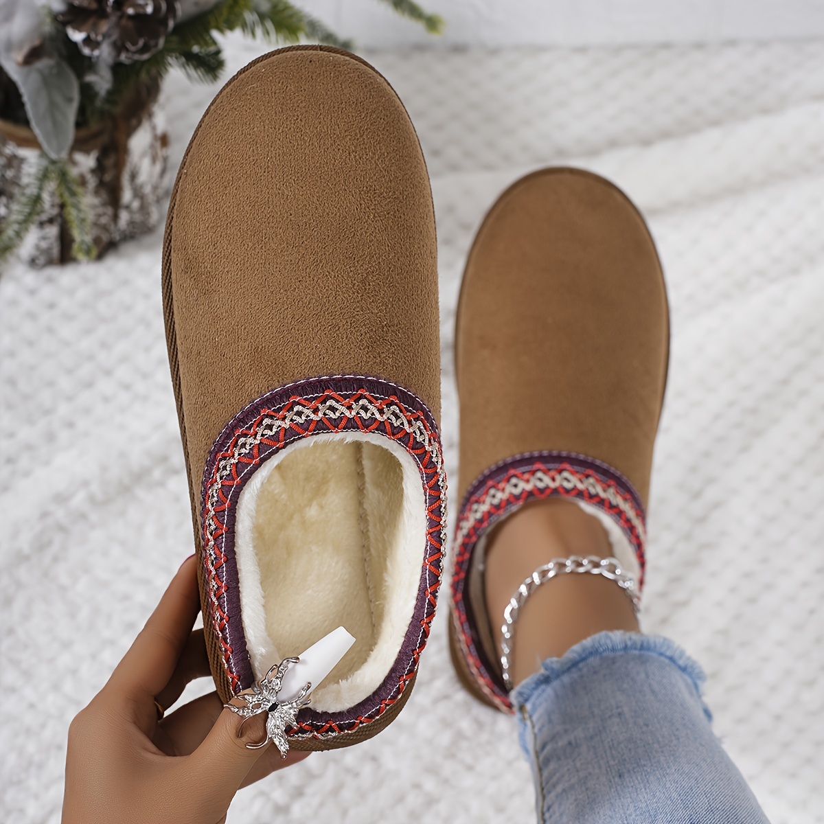 

Chaussures moelleuses de unie , chaussures douillettes à semelles souples et en d'hiver, chaussures chaudes à rond