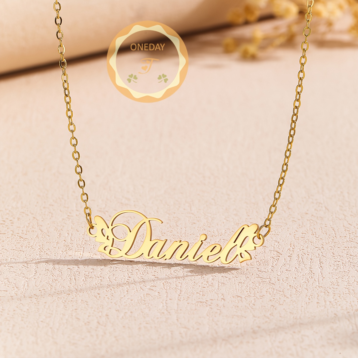 E-shop Schmetterlingsflügel Personalisiertes Edelstahl Namenshalskette – Elegante individuelle Buchstaben-Choker, perfektes Geschenk zum Valentinstag