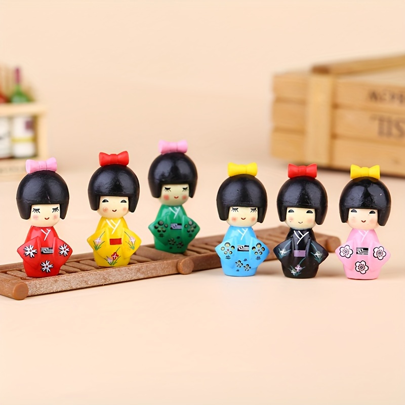 

6pcs Keychain Pendants - Pvc Collectible Kimono Girl Figurines, Indoor & Outdoor Decor, No Electricity Required, Multi-room Display