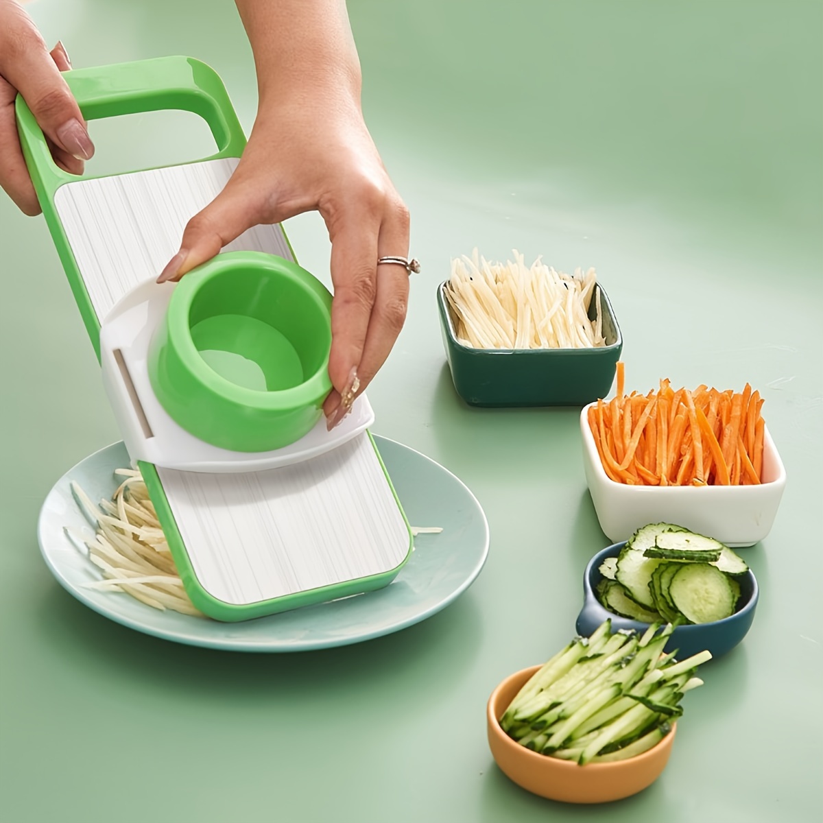 

7pcs/set, Vegetable Slicer, Multifunctional Fruit Slicer, Manual Food Grater, Vegetable Grater, Cutter With Hand Guard, Potato Grater, Household Potato With 5 Blades, Kitchen Stuff, Kitchen Gadgets