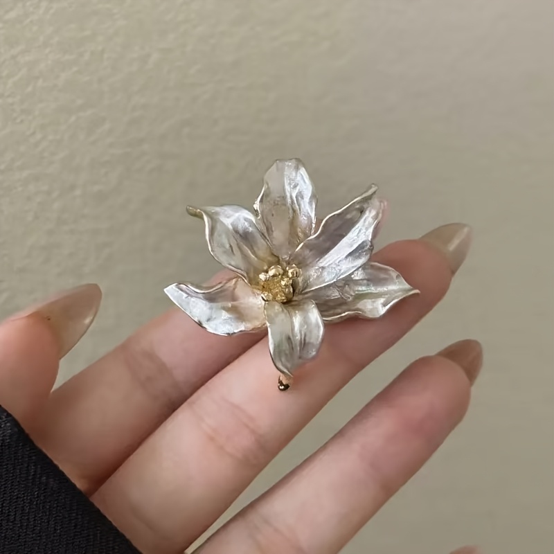 Women's Minimalist Floral Ring, Light Luxury Design