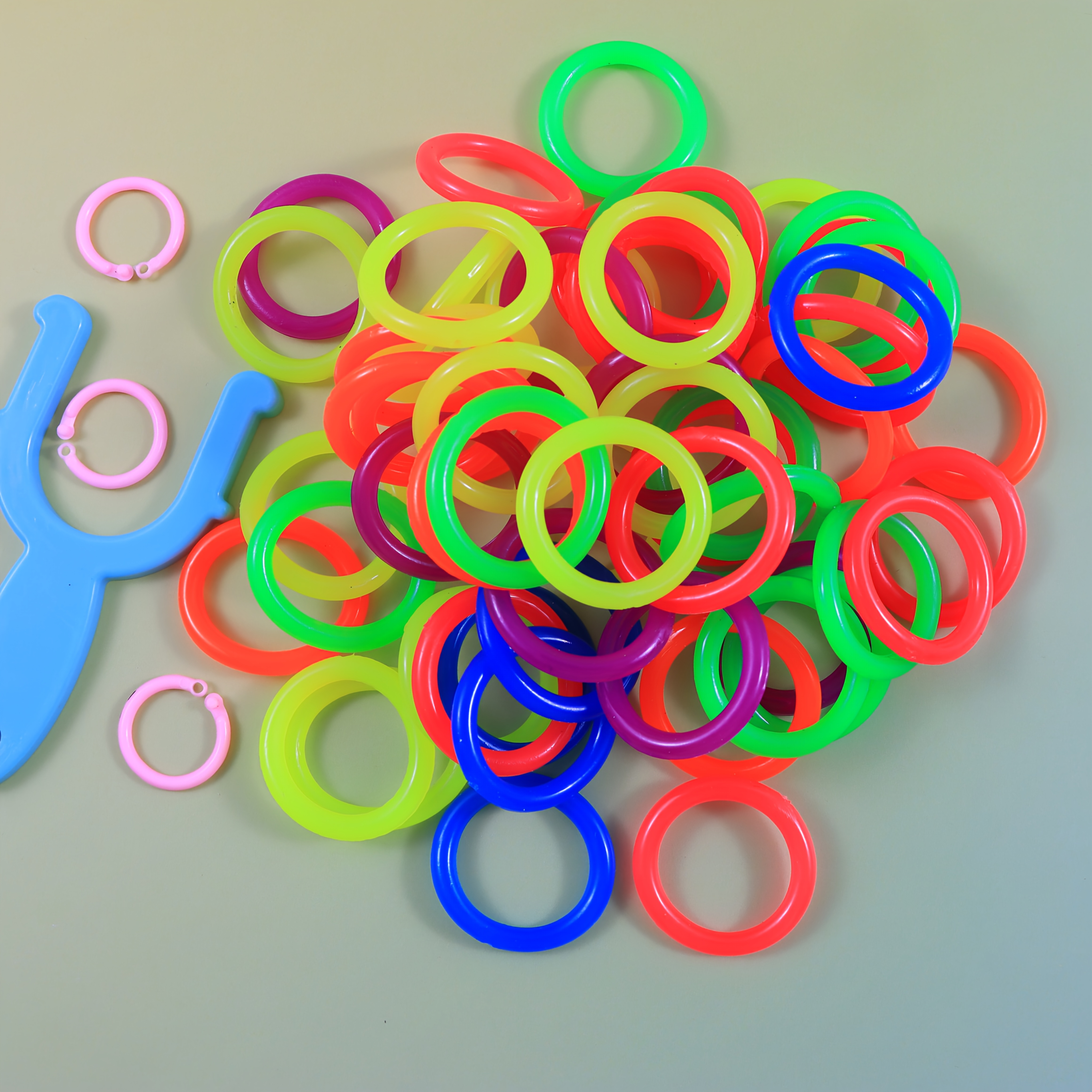 Image of 60pcs Making Rubber Band Kit, 30mm Colorful Rubber Bands Making Set, With Plastic , Connecting Plastic , Art Kit, 2025 Creative Birthday Gift Ideal Christmas, Valentine's Day Gift