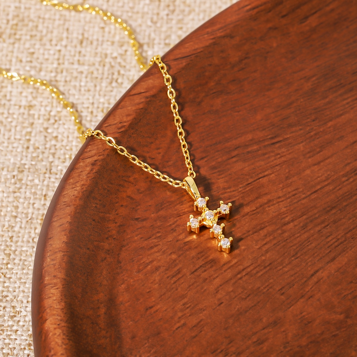 Image of Cross Pendant With Synthetic Synthetic Zirconia Inlay, Stainless Steel Chain Necklace, And Material. Perfect For Fashion- Daily Wear, Connecting An Exquisite And Sparkling Neck Accessory!