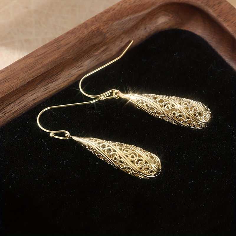 Women's Elegant Golden Net-like Teardrop Dangle Earrings, Vintage Style