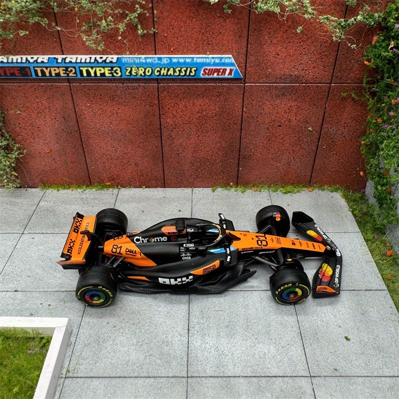2025 F1 McLaren Team MCL39