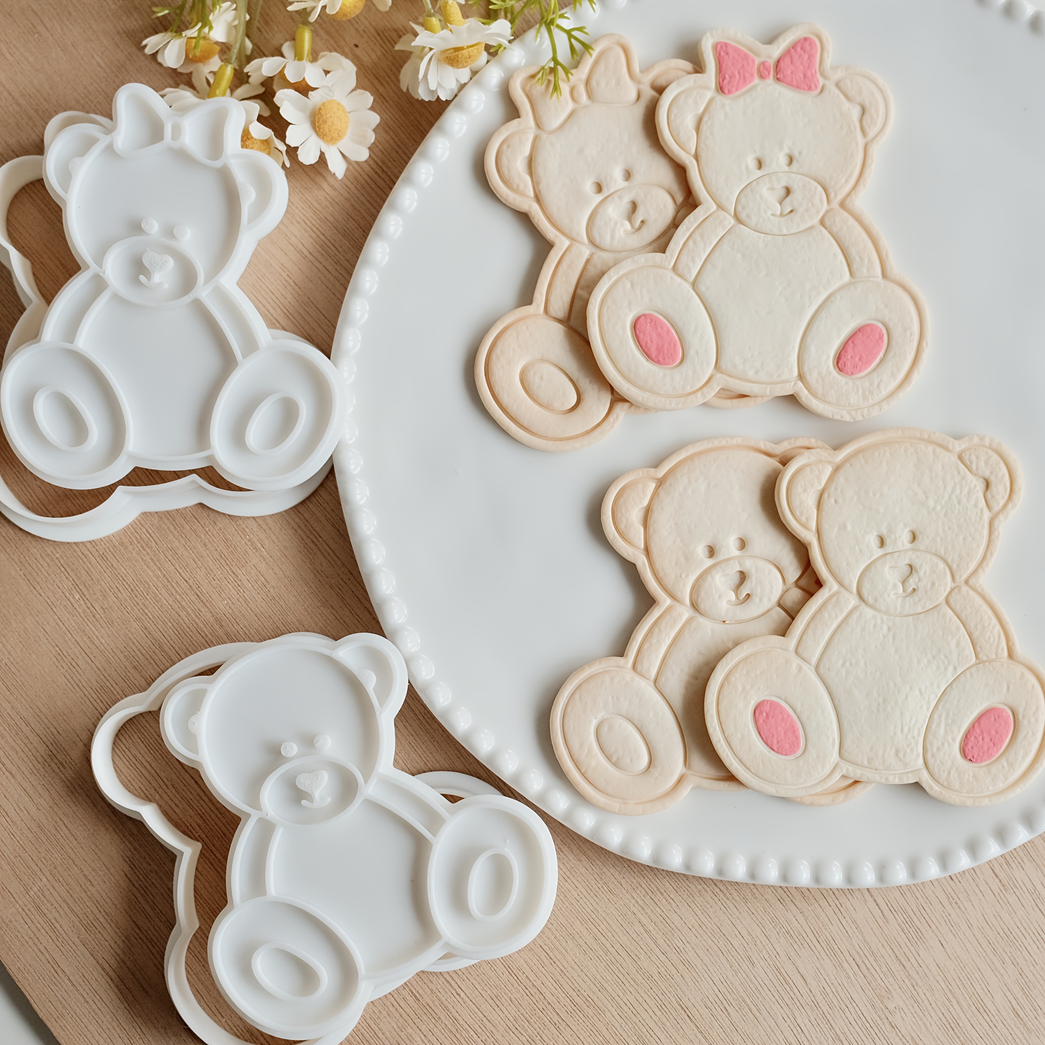 Image of 2pcs Set Of Cute Cartoon Bear Cookie Cutters - Durable Plastic Baking Tools For Frosting, Cake Decoration, Pressing - Perfect For Christmas, Easter, Thanksgiving, Valentine's Day, And Graduation
