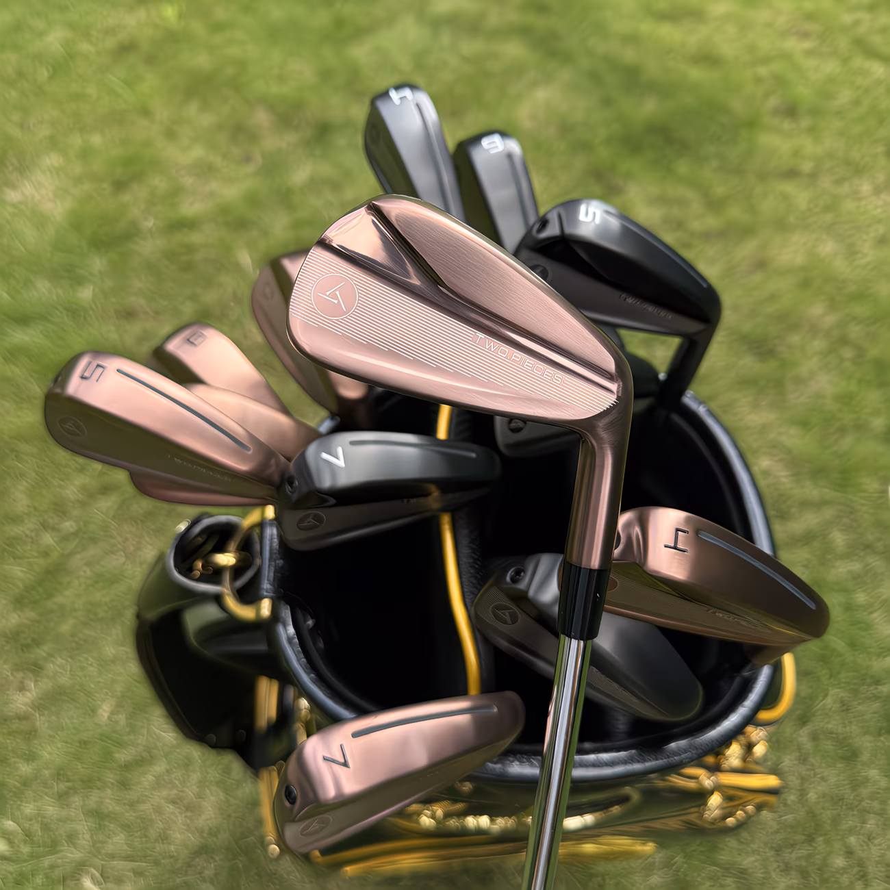 7pcs set s880 golf irons black golden set 4 9 p with stiff shaft rh golf clubs Product details 13