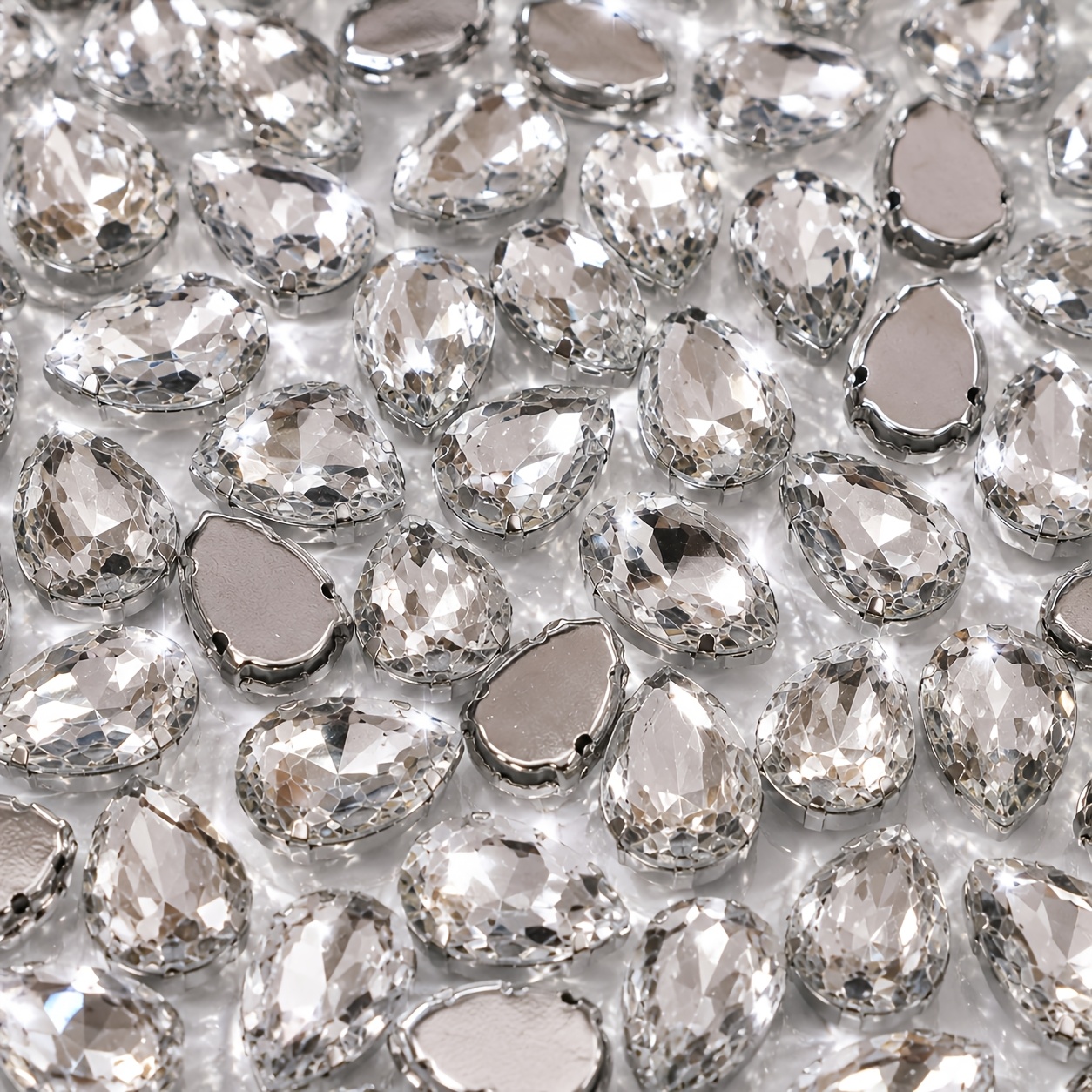 TEMU 80pcs Strass Décoratifs à Coudre à pour Robe de Mariée, Décorations Brillantes Multifonctionnelles pour Couture DIY sur Robes de Mariée, Robes,