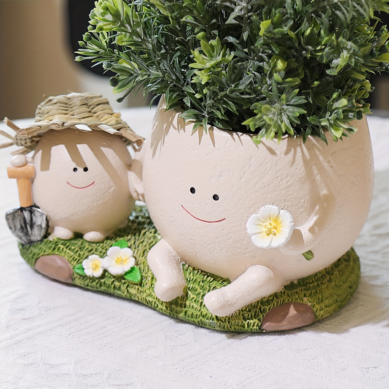 

Resin Planter Set: Adorable Family Figurines With A Cute Hat And A , Indoor Or Outdoor Decorations