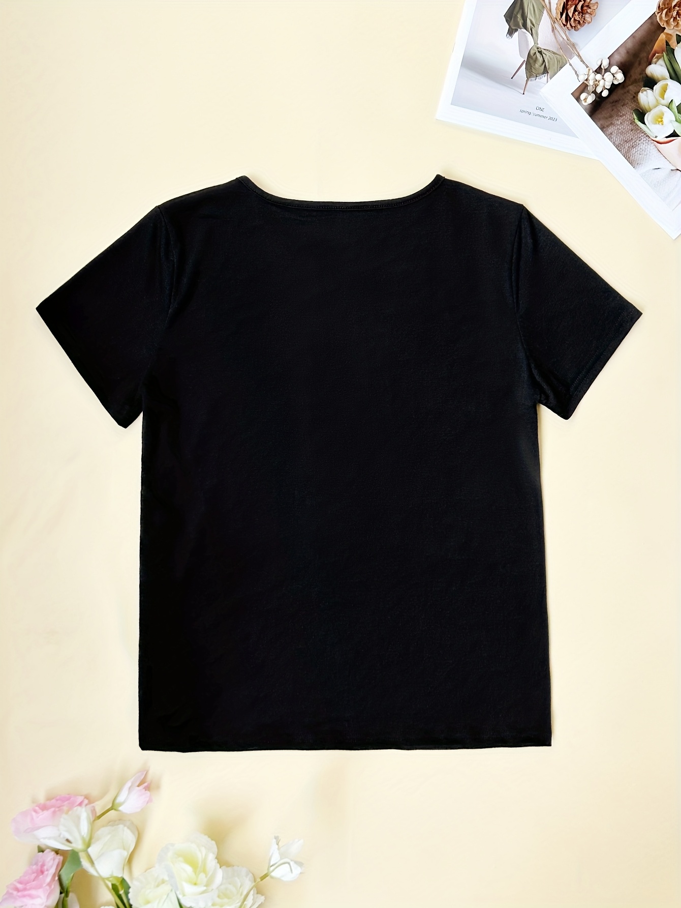 Women'S Elegant V-Neck Short Sleeve T-Shirt with Zipper Detail - High Stretch, All-Over Print, Short Sleeve Tee for Spring/Summer/Fall