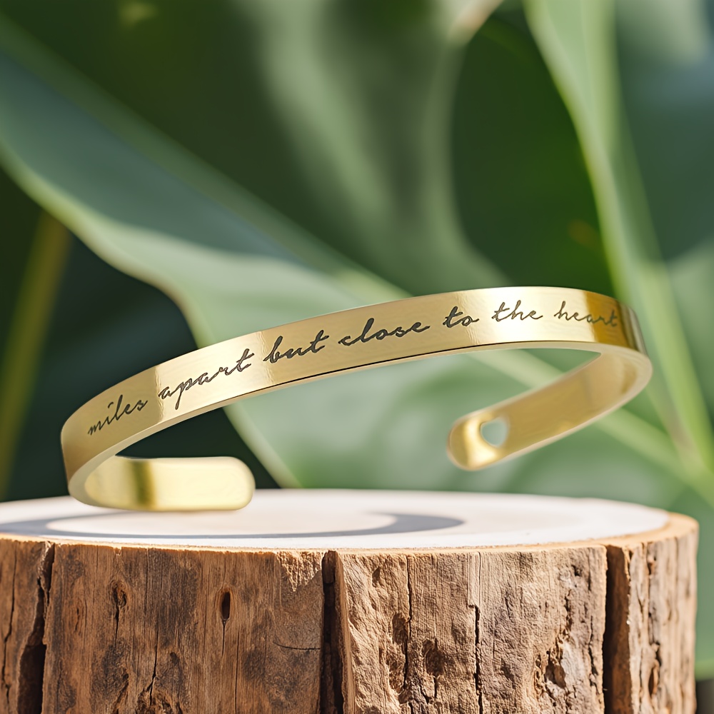 TEMU Bracelet Tendance, Personnalisé en Acier Inoxydable 304L Plaqué Or 18K, Bangle Ouvert avec Cœur , Idéal pour un , Cadeau d'Anniversaire, Fête,
