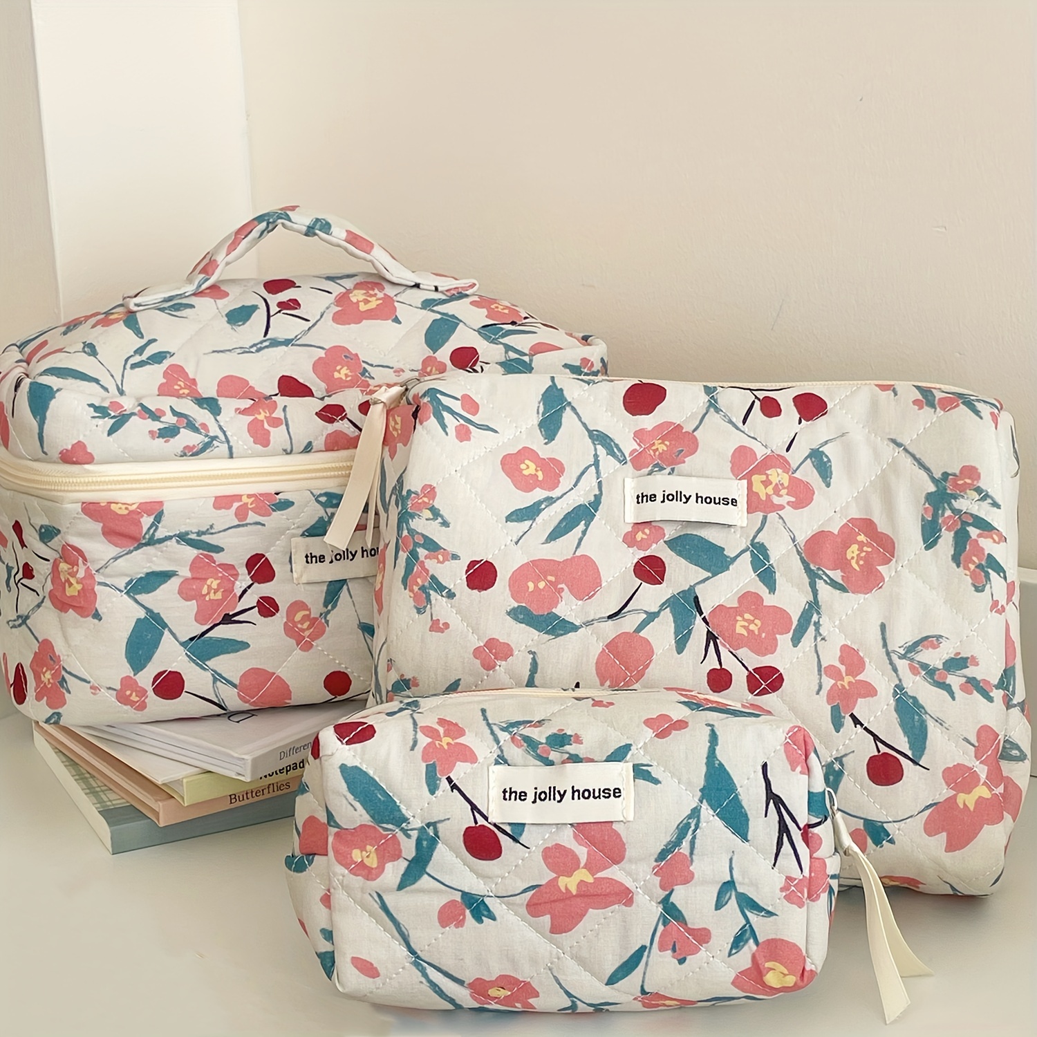 

Vintage Floral Quilted Cosmetic Bags - Set Of 3 - Waterproof - No Fragrance - Perfect For Travel And Organization