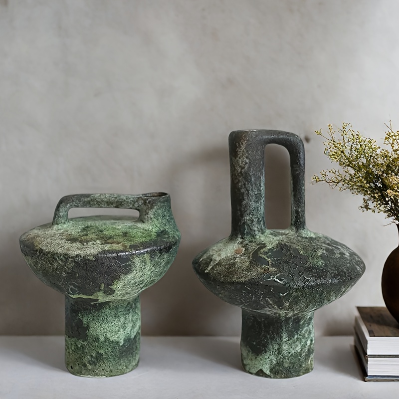 A Rustic Country Style Ceramic Vase with Unique Design, Suitable for Living Room, Study, Entryway, Bedroom, and Homestays, Ideal for Gifting