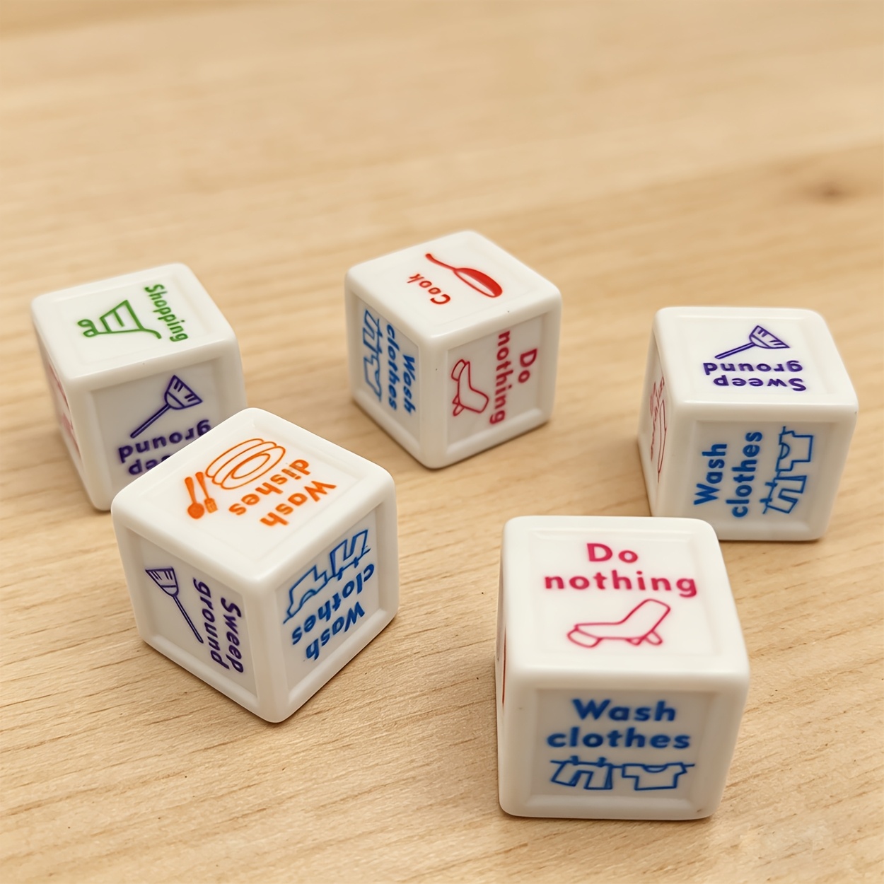 TEMU Jeu de dés de tâches 5 pièces, couvrant le linge, le ramassage des déchets, la vaisselle, , les courses et autres tâches quotidiennes, avec une