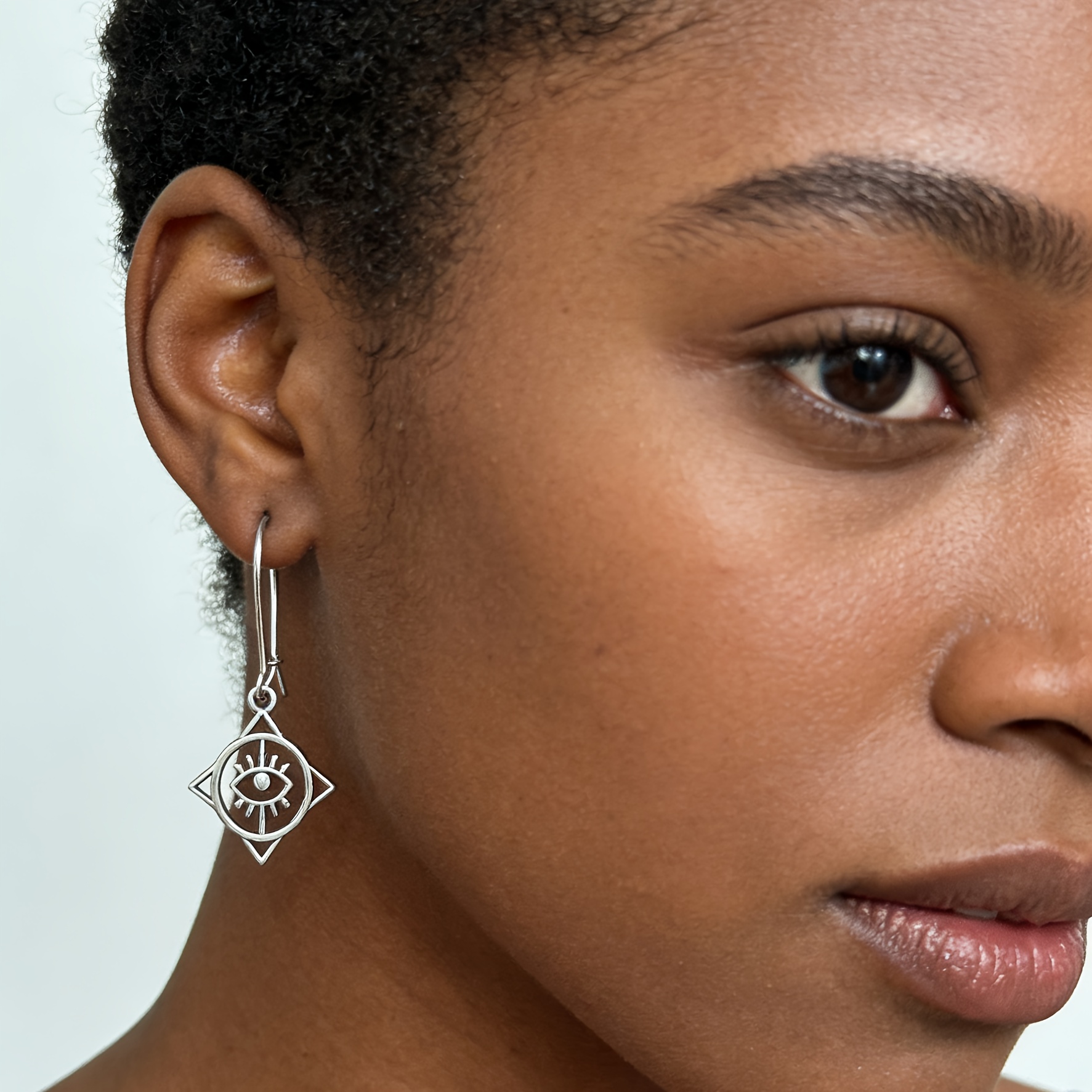 Women's Vintage Eye of Horus Drop Earrings