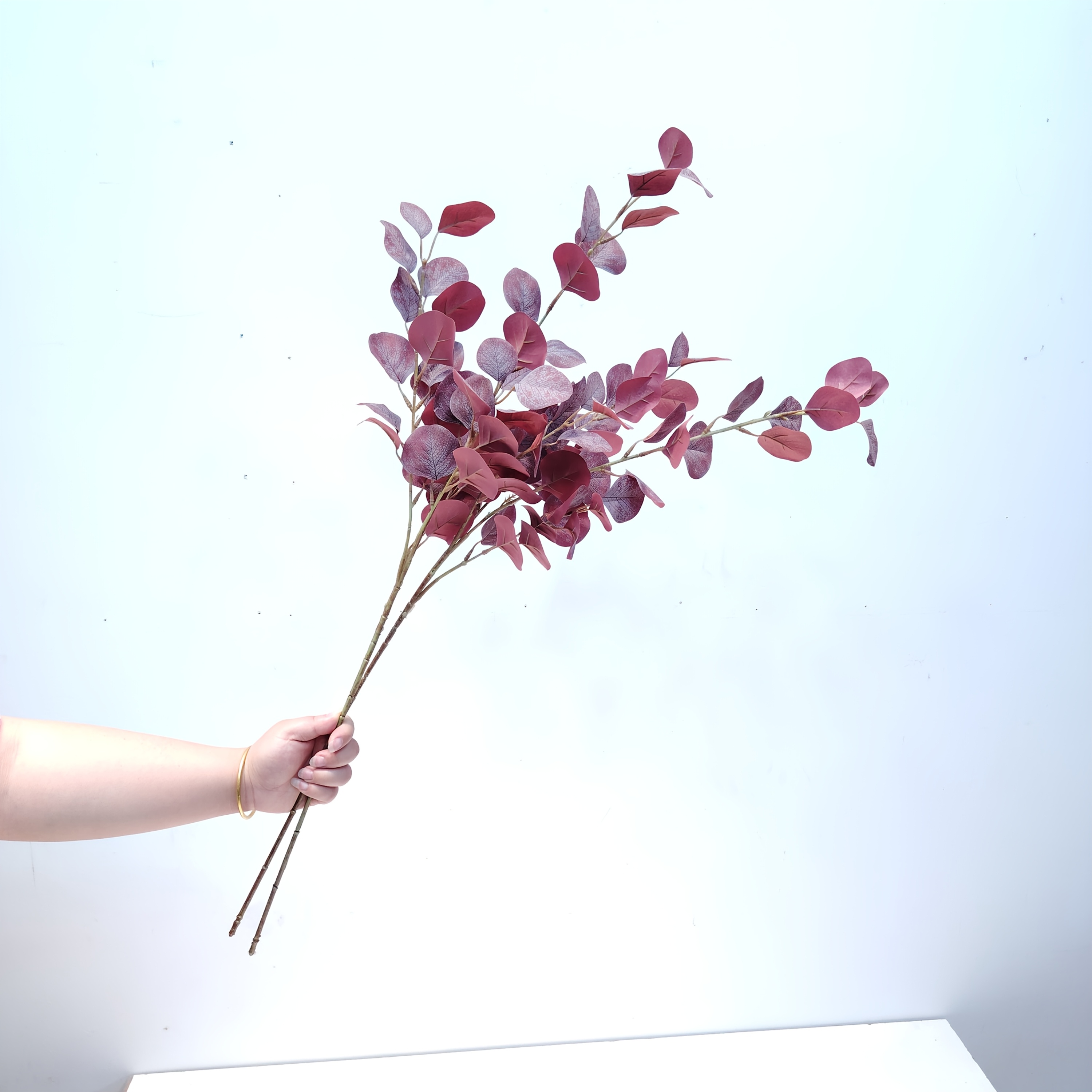Artificial 4-prong Burgundy Eucalyptus Long Branch, For Home Decor, Hotel Decoration, Wedding And Event Decorations, Holiday Supplies, Suitable For Festivals And Occasions