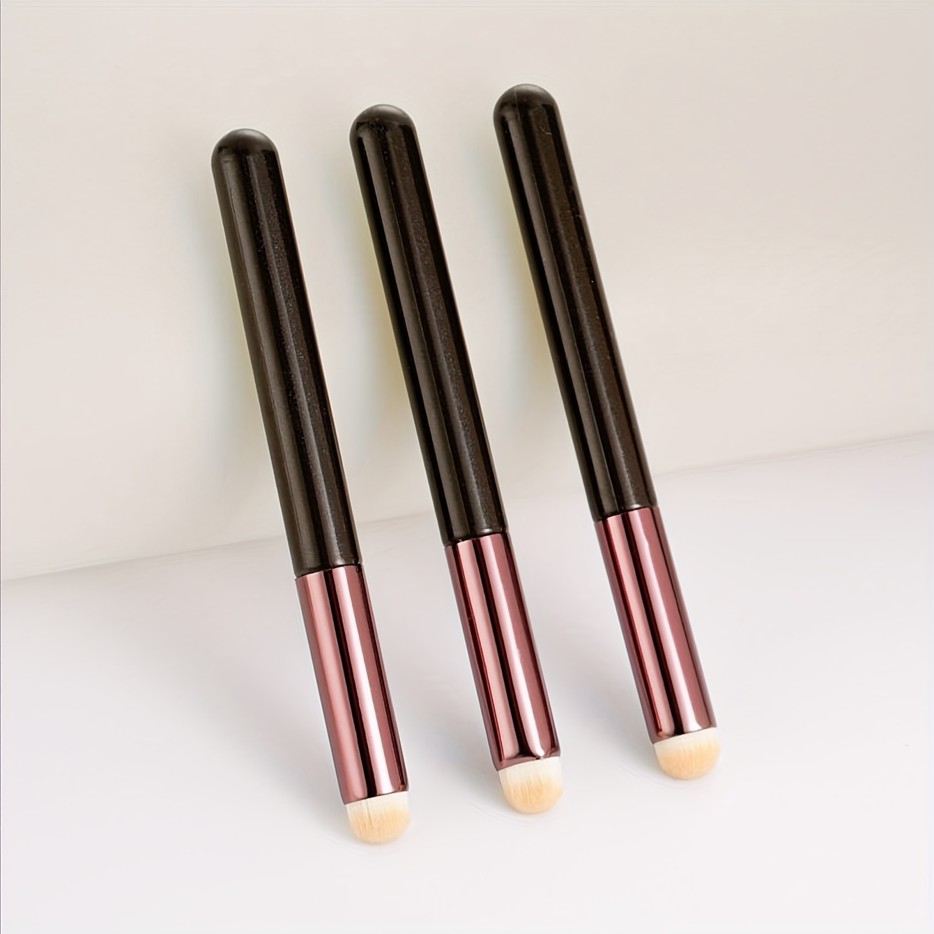 

1pc Portable Lip Brush, Round Head Blending Lipstick Brush, Multifunctional Concealer Makeup Brush For Lips