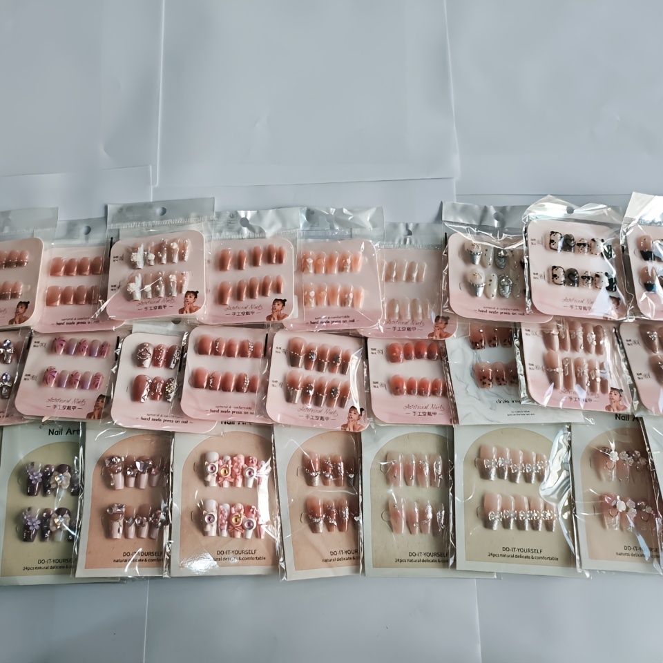 E-shop 100 Stück 10 Boxen Nail Art Zufälliges Sortiment, Kurze Nägel, Mittellange Nägel, Lange Nägel, Nägel im Französischen Stil, Mandel-Nägel,