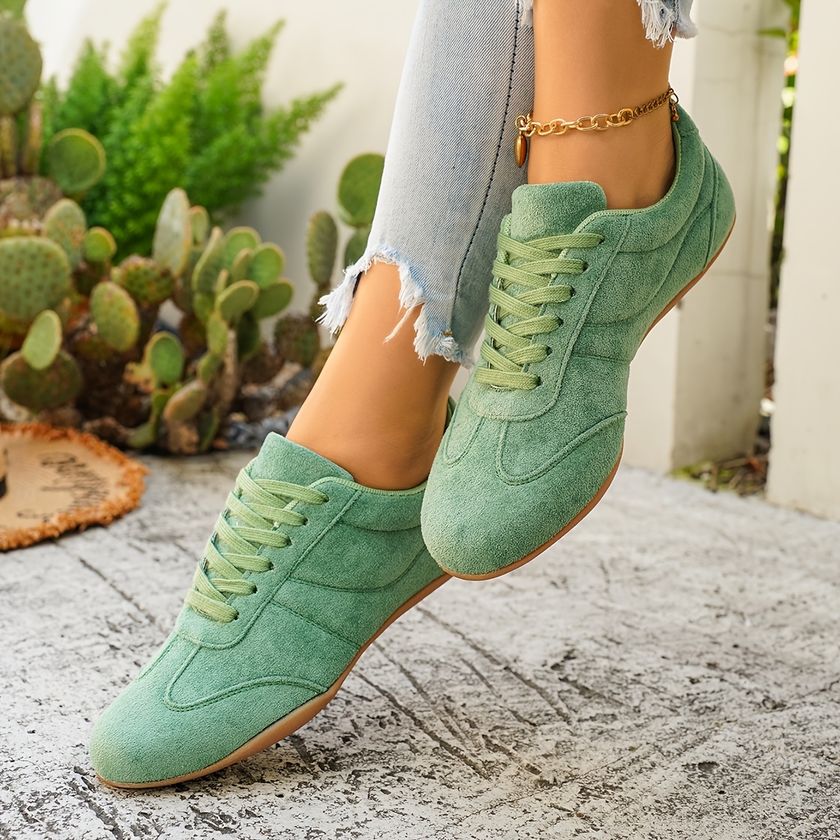 TEMU Women' Green Sneakers, Low-top Lace-up Retro Casual Shoes, Comfortable Flat Footwear For Daily Walking & All-match Outfits, Women Shoes